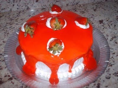 TORTA DE MORANGO